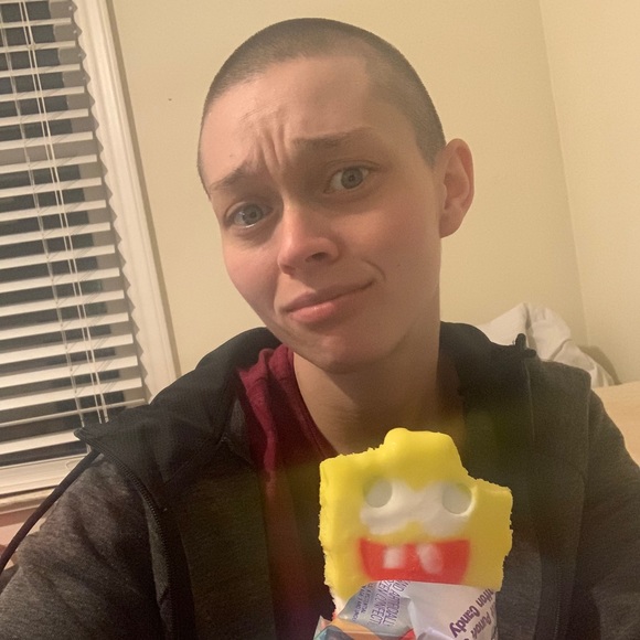 Meet your Posher, Kat - Picture 2 of 2